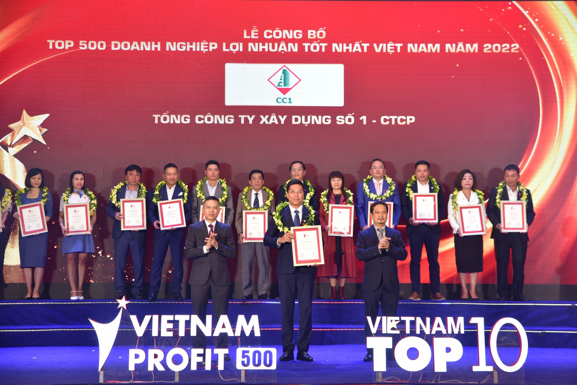 Tổng Công ty Xây dựng số 1 – CTCP (mã CC1- UPCoM) đã xuất sắc tăng 358 hạng, vươn lên đứng thứ 125/500 doanh nghiệp tư nhân có lợi nhuận tốt nhất Việt Nam